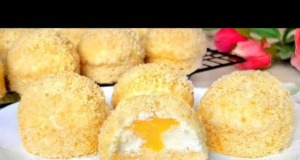 Měkké koláčky s mascarpone krémem a citronovou náplní Měkké koláčky s mascarpone krémem a citronovou náplní