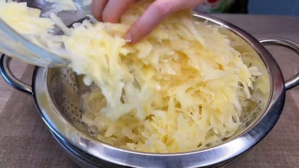 Lepší než pizza: Stačí nastrouhat brambory a připravit si tuhle dobrotu