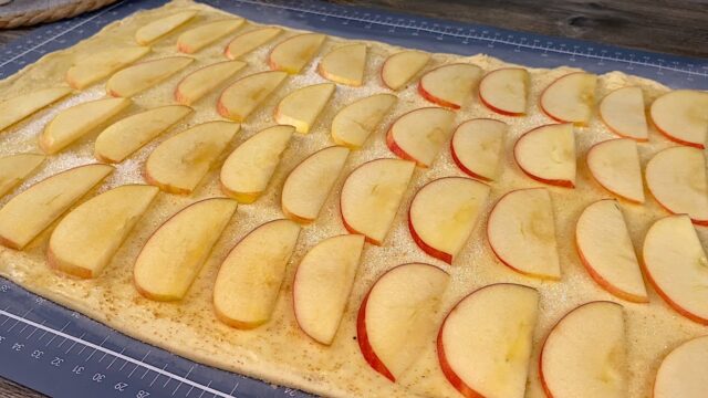 S pouhými 2 jablky a listovým těstem je na vašem stole fantastická pochoutka