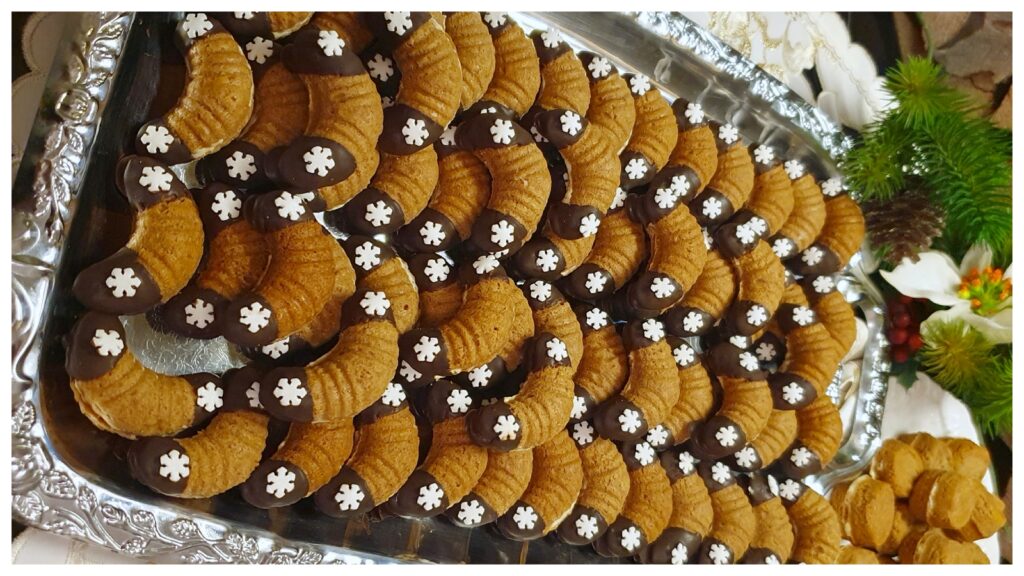 Kakaové linecké rohlíčky s kávovým krémem: Recept na vláčné vánoční cukroví