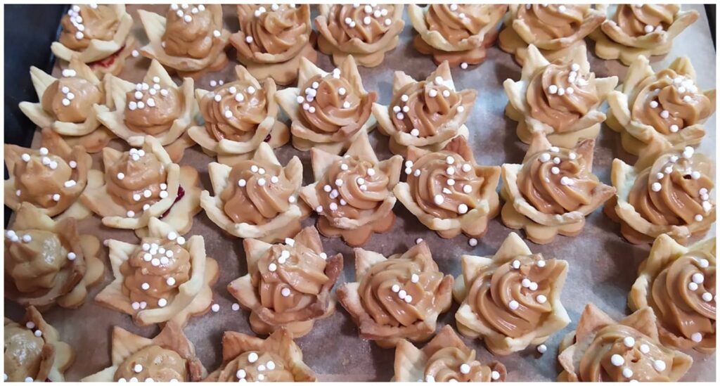 Vánoční cukroví Lekníny s karamelovým krémem