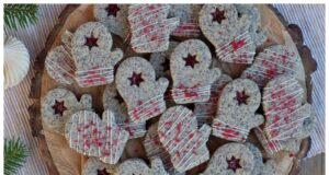 Recept na linecké makové rukavičky – vánoční cukroví Makové linecké 🎄✨: Křehké cukroví s mákem a marmeládou