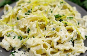 Velice jednoduchý a rychlý recept na skvělé smetanové těstoviny