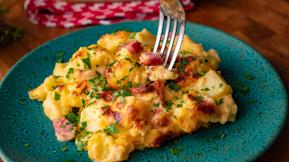 Pečené brambory s omáčkou carbonara - dokonalý oběd s jednoduchou přípravou