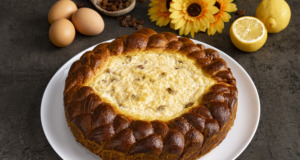 Tvarohový koláč s rozinkami a citronovou kůrou – Nadýchaný a lahodný