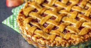 Mřížkovaný jablečně-skořicový koláč – jednoduchý recept!