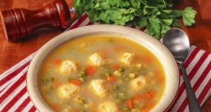 Lehká a výživná hrachová polévka s knedlíčky: Rychlý recept Lehká a výživná hrachová polévka s knedlíčky: Rychlý recept