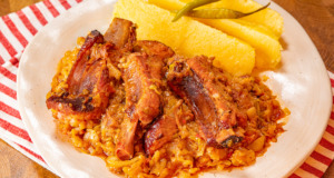 Dušené sladké zelí s uzenými vepřovými žebry – tradiční recept, který doma milujeme
