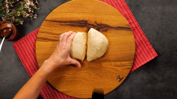 VIDEO: Domácí kynuté trojúhelníkové koblihy plněné nutellou - krok za krokem