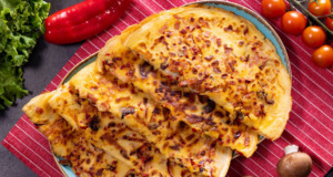 Nadýchané palačinky s náplní ze slaniny, žampionů a mozzarelly – krok za krokem Nadýchané palačinky s náplní ze slaniny, žampionů a mozzarelly – krok za krokem