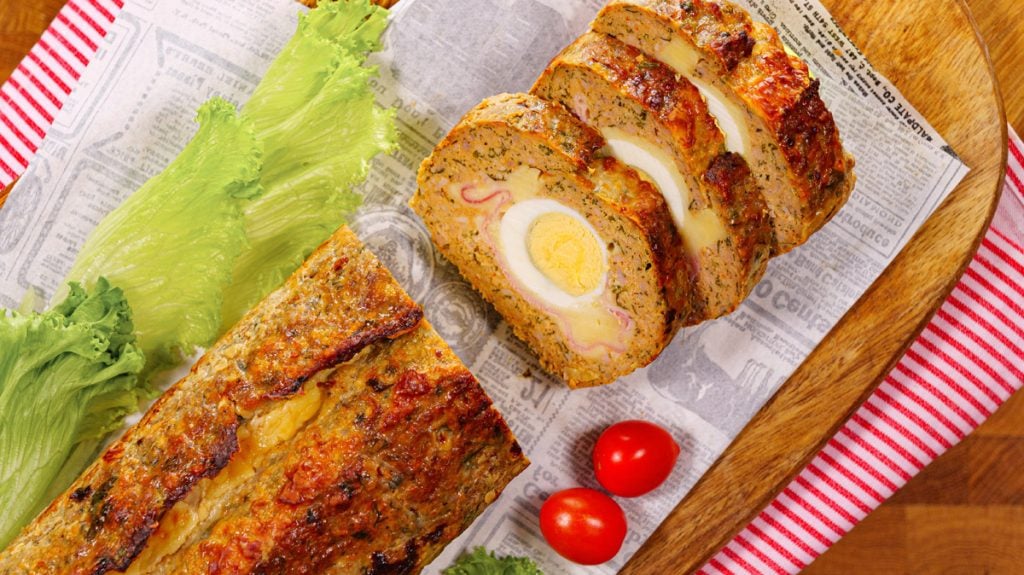 Lahodná vepřová roláda se sýrem, šunkou a vejci – Perfektní recept na slavnostní stůl