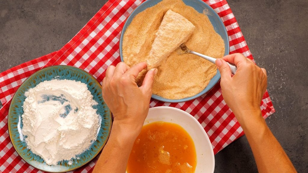 Smažené sýrové trojúhelníky: Klasický recept s dokonalou křupavou krustou