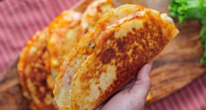 Plněné pita chleby s bramborovo-zeleninovou směsí a sýrem – snadný a chutný recept Plněné pita chleby s bramborovo-zeleninovou směsí a sýrem – snadný a chutný recept