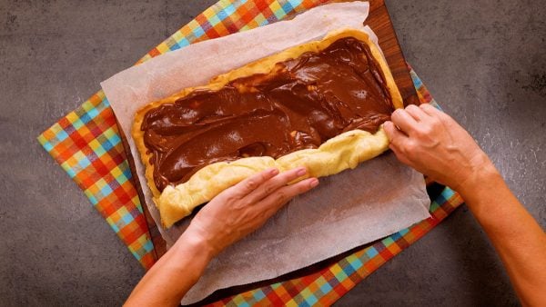 Neuvěřitelně šťavnatá roláda s kakaovým krémem - krok za krokem