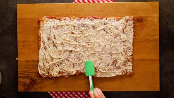 Vepřová roláda se sýrem a pečenou paprikou: Perfektní recept pro rodinný oběd