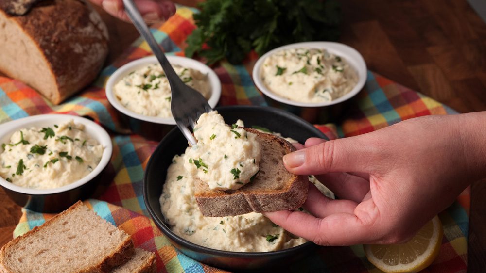 Krémový květákový salát s majonézou a česnekem – Lahodný a svěží recept