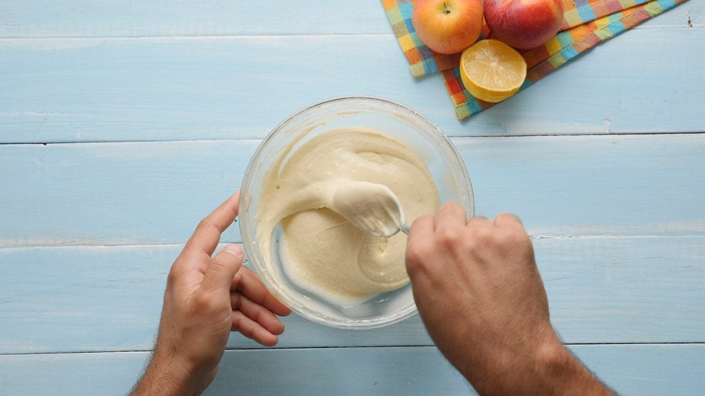 Lehké jogurtové koblihy s citronovou vůní: Sladká pochoutka k čaji