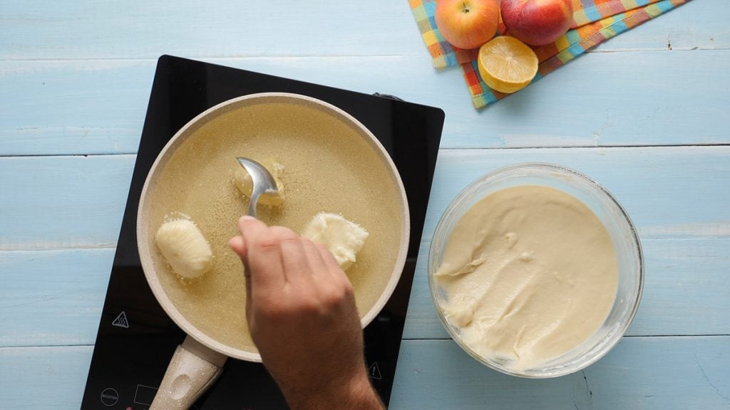 Lehké jogurtové koblihy s citronovou vůní: Sladká pochoutka k čaji