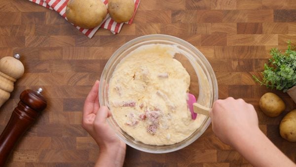 Zapékané brambory Carbonara - skvělá kombinace brambor, slaniny a smetany