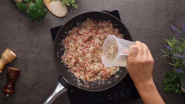 Netradiční, ale lahodné - Rýžové kuličky se šunkou a sýrem