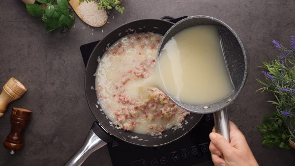 Netradiční, ale lahodné - Rýžové kuličky se šunkou a sýrem