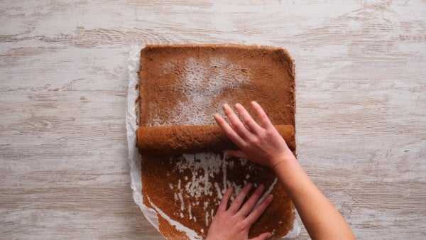 Kakaová roláda s mascarpone krémem a kokosem - dokonalé spojení