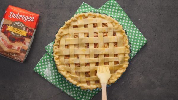 Mřížkovaný jablečně-skořicový koláč - jednoduchý recept!