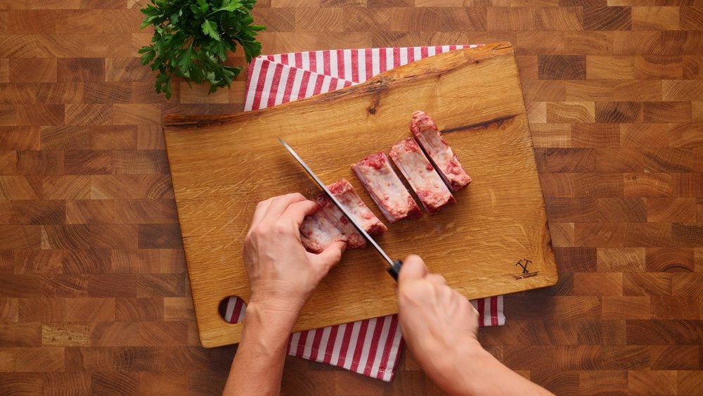 Lahodná cuketová polévka s uzeným masem a jogurtem: Recept krok za krokem