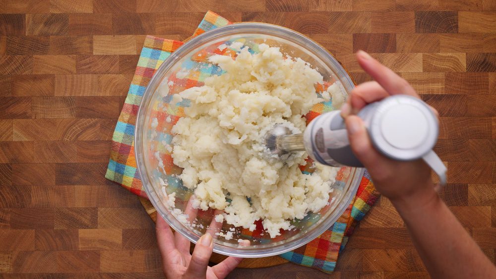 Krémový květákový salát s majonézou a česnekem – Lahodný a svěží recept