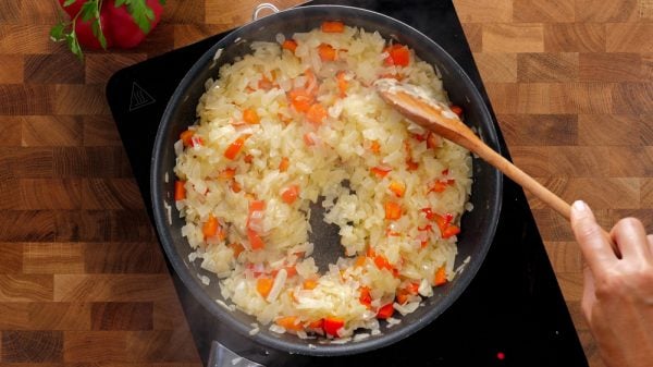 Jemná domácí paštika s kuřecími játry: Jednoduchý a rychlý recept