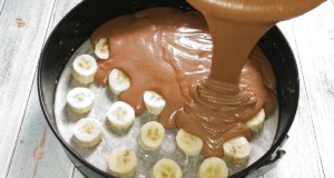Recept od babičky: Čokoládovo-banánový dort s lahodnou polevou
