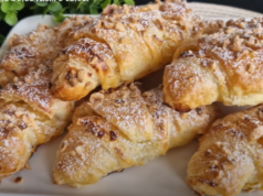 Domácí jablečné croissanty z listového těsta