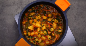 Guláš s uzeným masem a bramborami – Skvělý recept pro každou příležitost Guláš s uzeným masem a bramborami - Skvělý recept pro každou příležitost