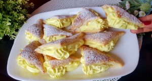 Rychlý dezert z listového těsta a jemného mascarpone krému Rychlý dezert z listového těsta a jemného mascarpone krému