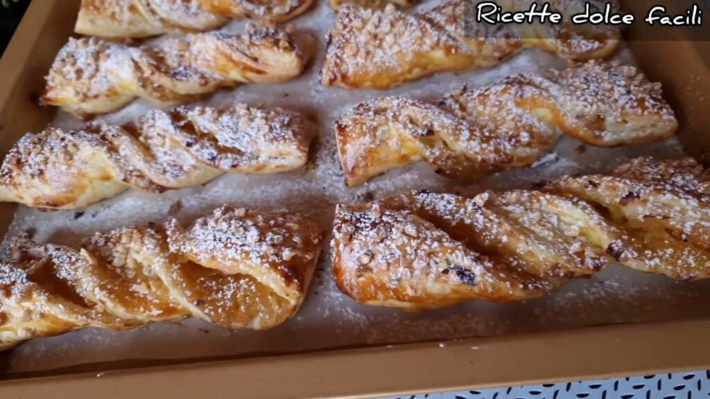 Fantastické rolky z jablek a listového těsta