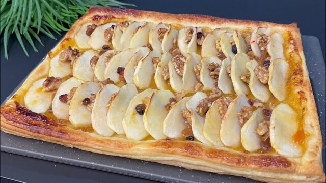 Rychlý a chutný jablečný koláč připravený z listového těsta