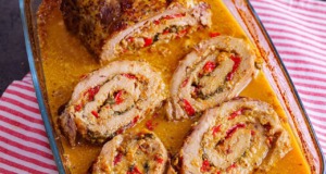 Vepřová roláda se sýrem a pečenou paprikou: Perfektní recept pro rodinný oběd