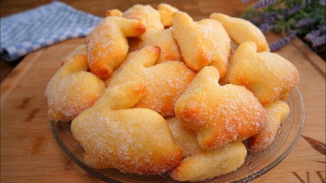 Úžasný recept na velikonoční zajíce z tvarohového těsta Úžasný recept na velikonoční zajíce z tvarohového těsta