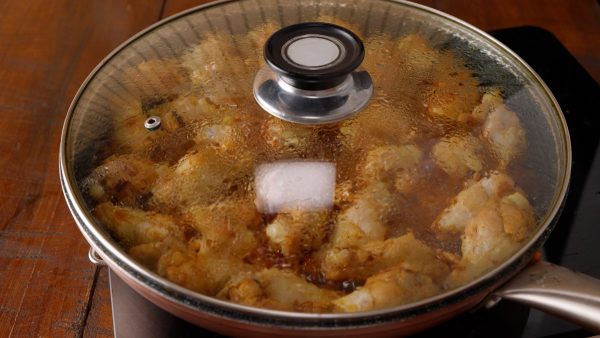 Jednoduché a rychlé občerstvení - Medová kuřecí křidélka z pánve