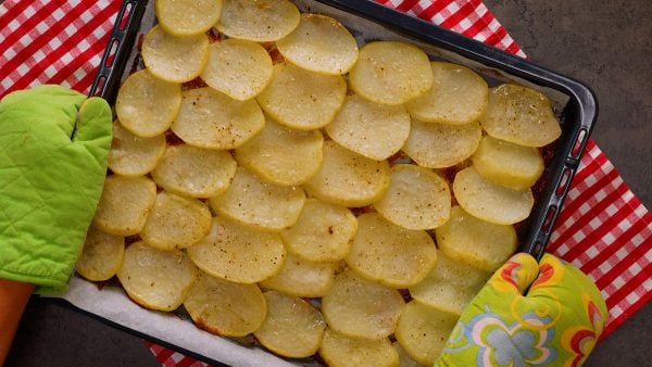 Bramborová roláda se šunkou a sýrem - recept krok za krokem!