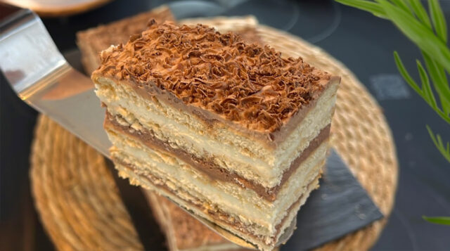 Jednoduché nepečené nebeské řezy s čokoládou