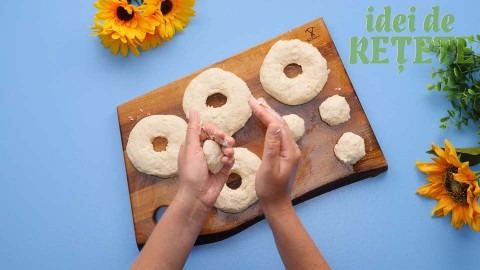 Tradiční recept netradičně - Koblihy z tvarohového nekynutého těsta s ovocným džemem. Dokonalé!