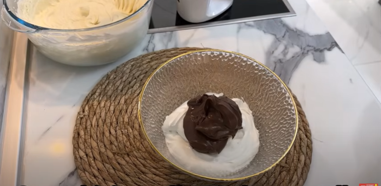 Jednoduché nepečené nebeské řezy s mascarpone a nutellou