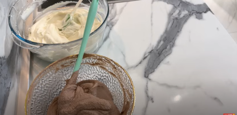 Jednoduché nepečené nebeské řezy s mascarpone a nutellou