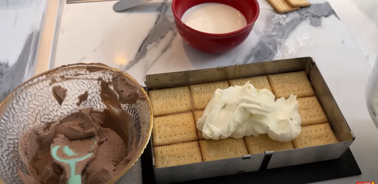 Jednoduché nepečené nebeské řezy s mascarpone a nutellou