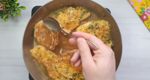 Jemné krůtí řízky na česneku ve vaječné směsi – pár minut a hotovo!