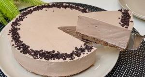Jemný sušenkovo-nutellový dort se smetanou a mascarpone Jemný sušenkovo-nutellový dort se smetanou a mascarpone