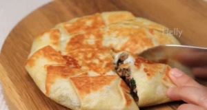 Zapečená tortilla s mletým masem a sýrem ve tvaru pizzy – Snadný a rychlý oběd! Zapečená tortilla s mletým masem a sýrem ve tvaru pizzy - Snadný a rychlý oběd!