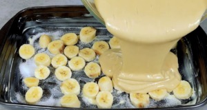Jednoduchý banánový koláč z jemného těsta – Rychlá a snadná příprava! Jednoduchý banánový koláč z jemného těsta - Rychlá a snadná příprava!