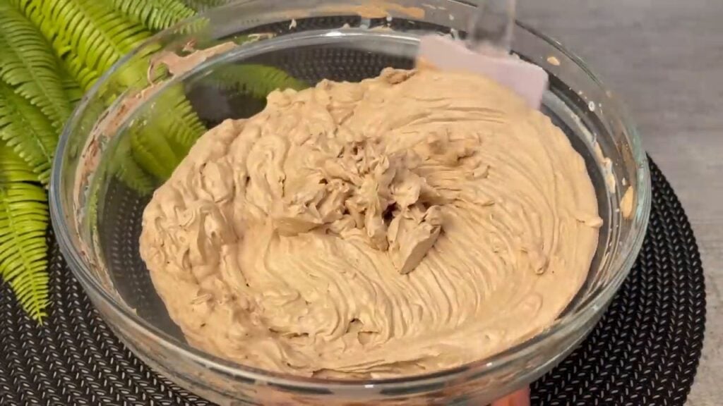 Jemný sušenkovo-nutellový dort se smetanou a mascarpone